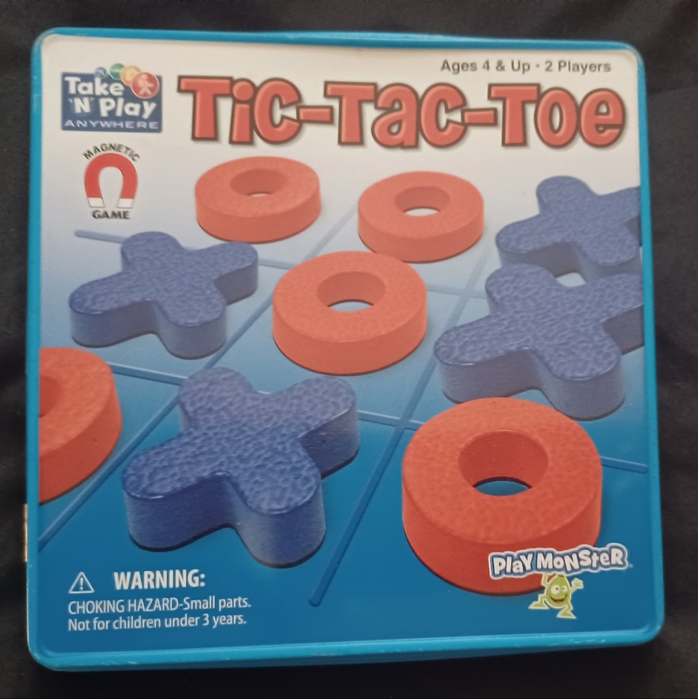 TIC-TAC-TOE TRAVEL GAME 2-4 PLAYERS